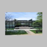 Crown Hall auf dem IIT Campus, Chicago 1956, Foto JeremyA, Wikipedia.jpg